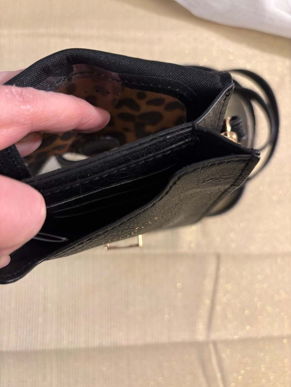 Savethegirls Leopard Print Touchscreen Phone Crossbody Bag - Picture 6 of 6